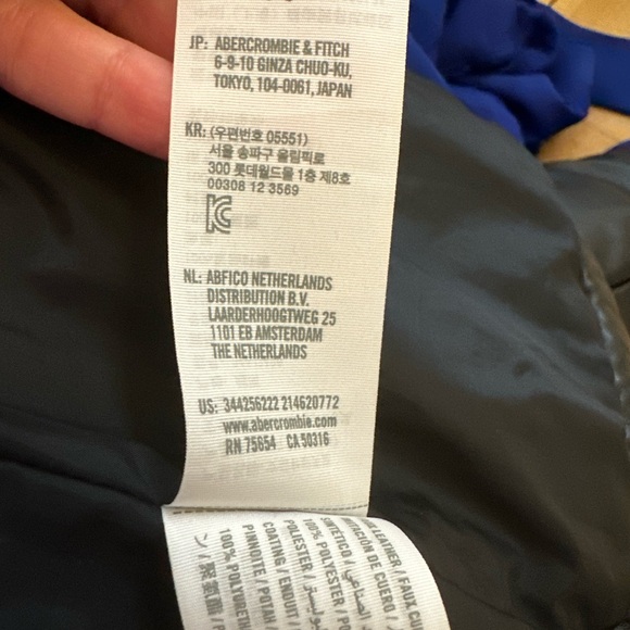 Hollister Sleek Black Vegan Leather Puffer Bomber Jacket - Picture 6 of 8